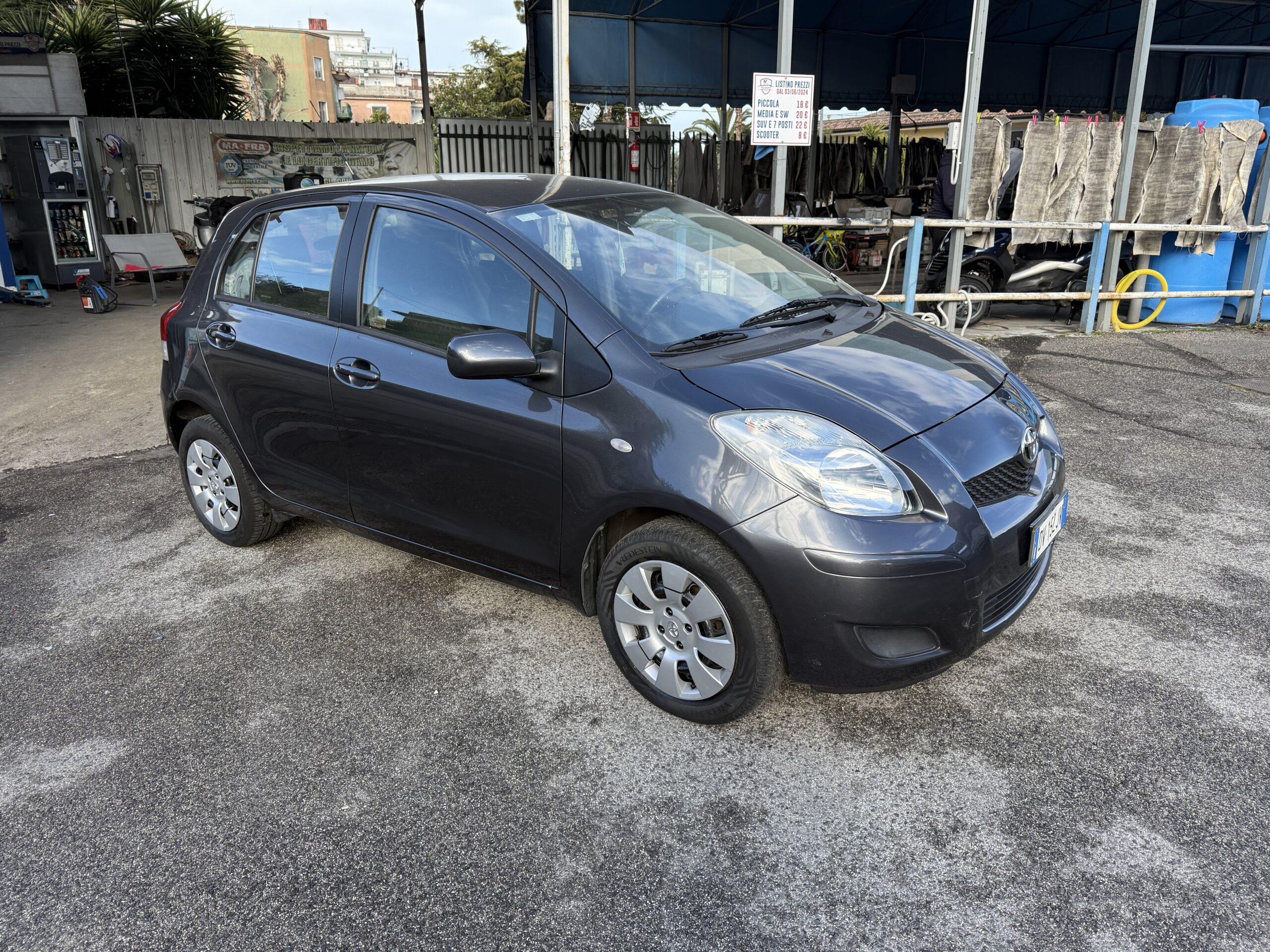 Toyota Yaris 1.0 3300€