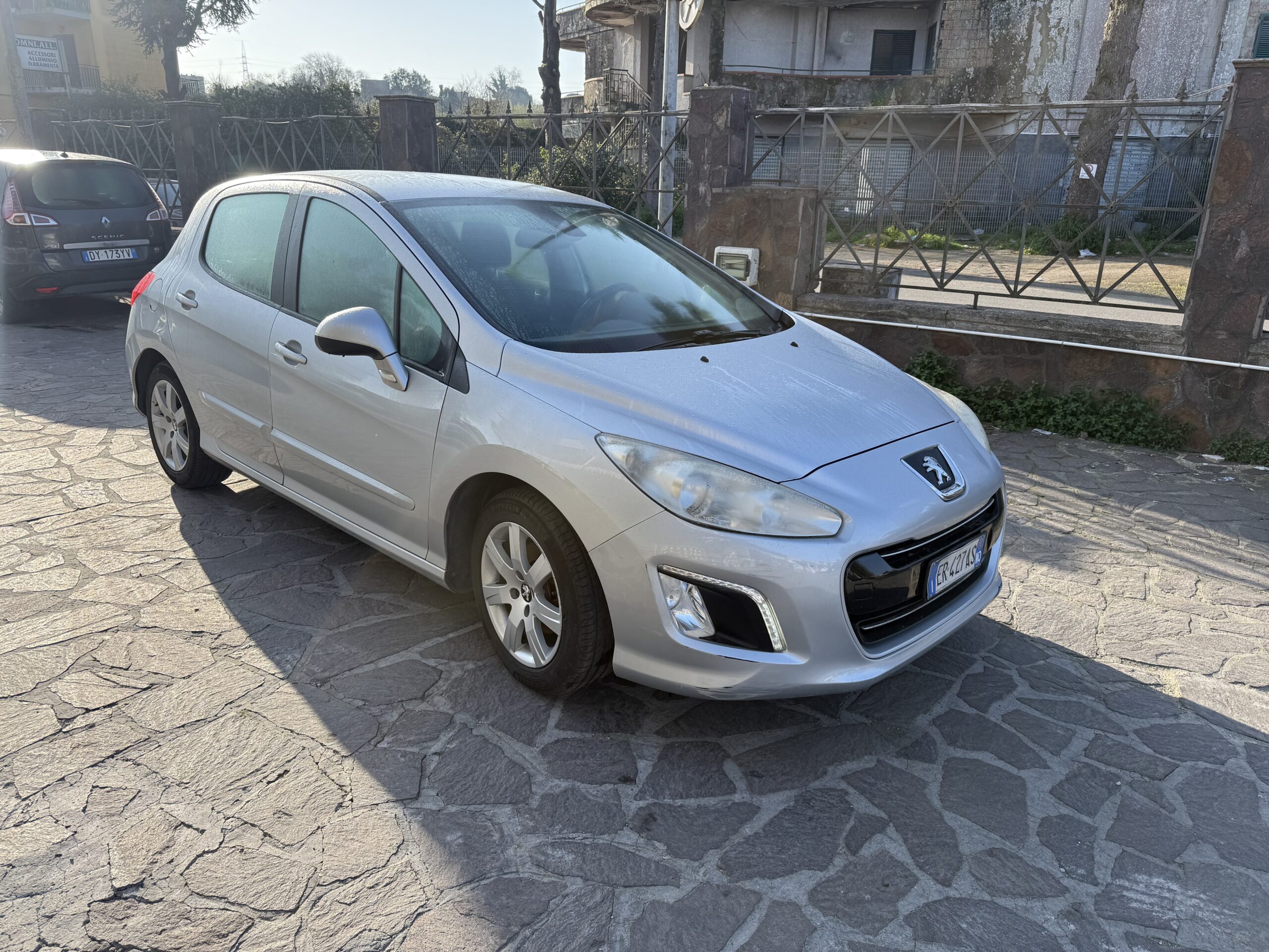 Peugeot 308 1.6 hdi 3500€